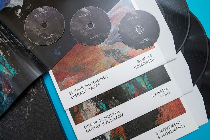 Triple vinyl boxset with bonus CDs.