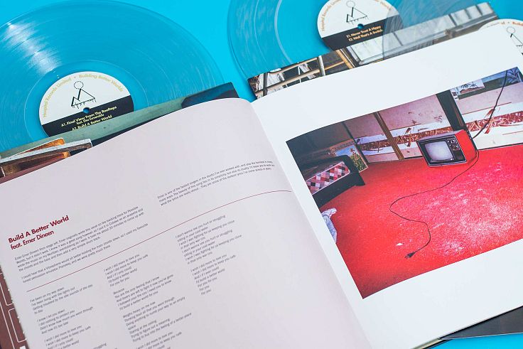 Vinyl pockets with innner sleeves for each record.