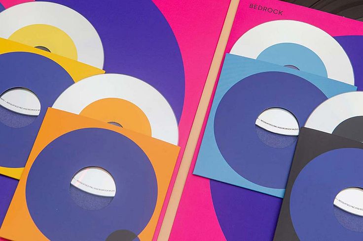 CD wallets with die-cut centre hole